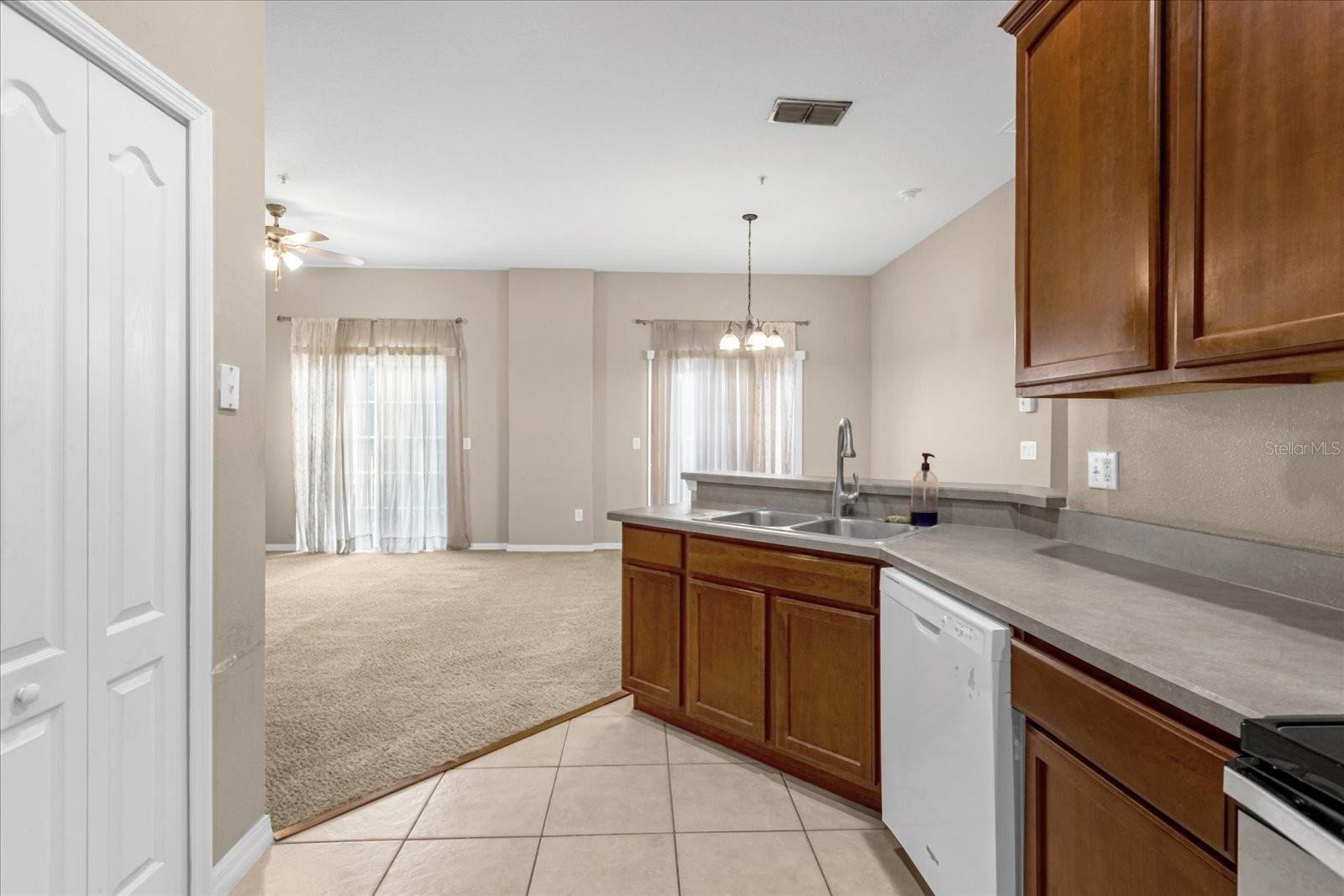 2811 PINE OAKS TRL, SANFORD, FL, 32773