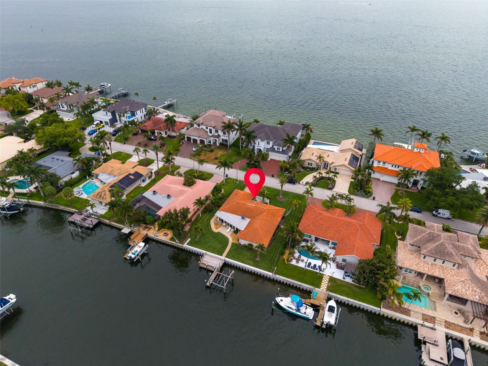 2041 CAROLINA AVE NE, ST PETERSBURG, FL, 33703