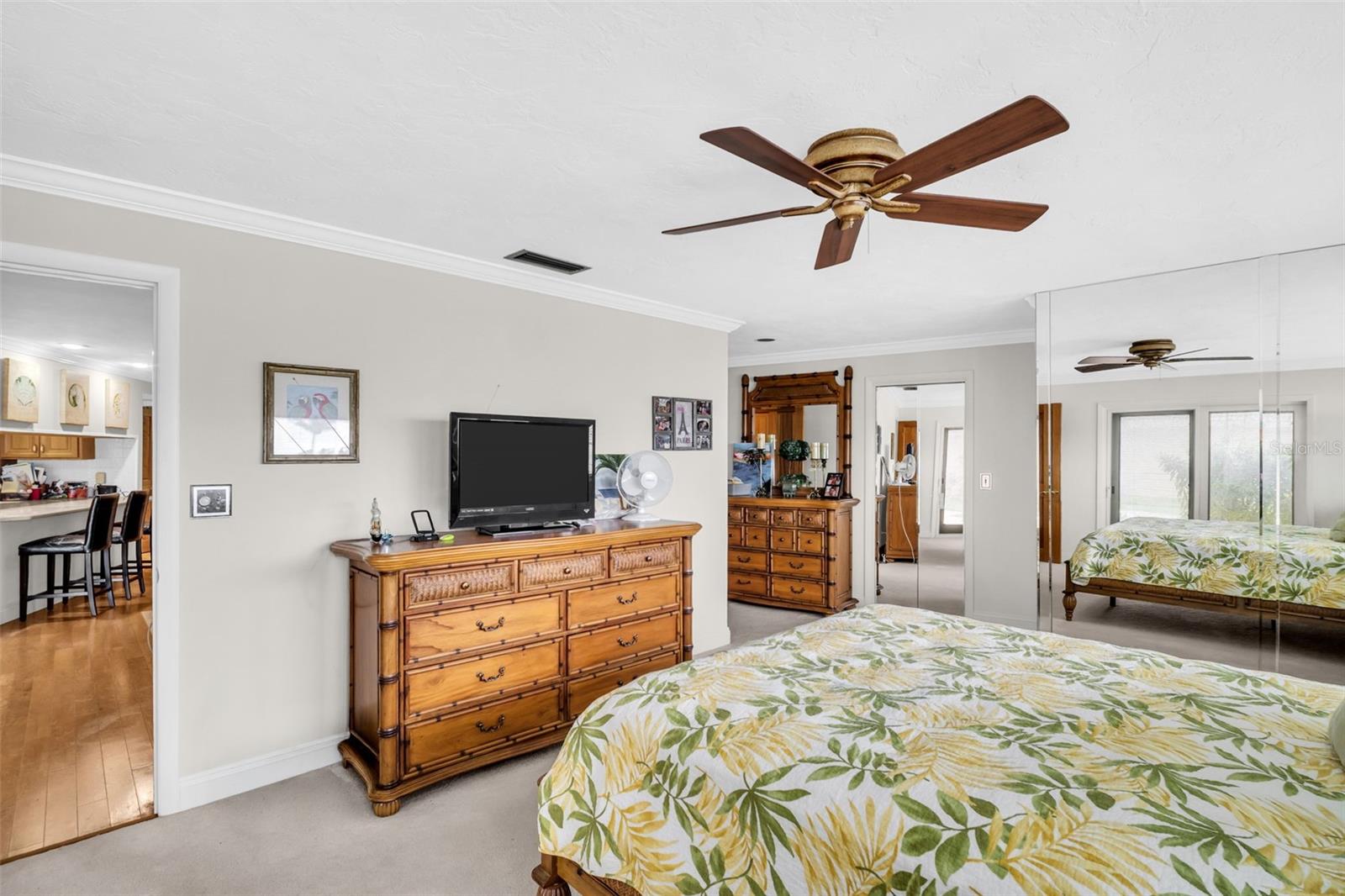 2041 CAROLINA AVE NE, ST PETERSBURG, FL, 33703
