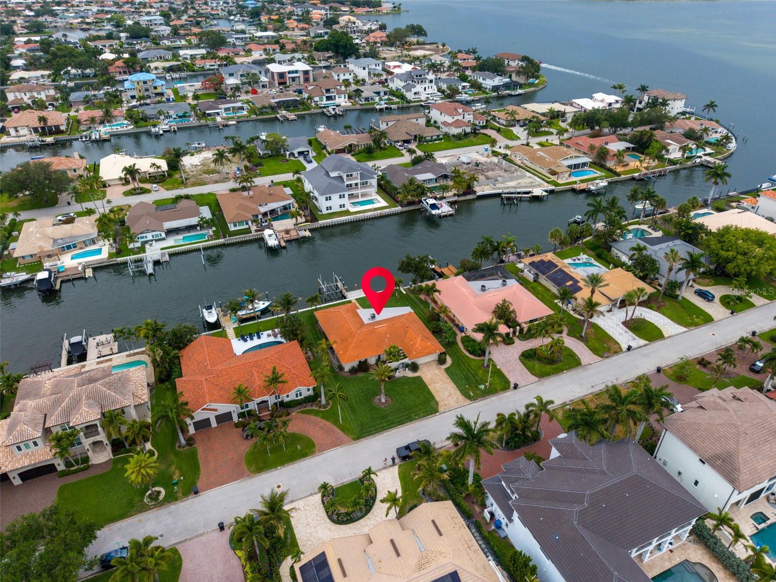 2041 CAROLINA AVE NE, ST PETERSBURG, FL, 33703
