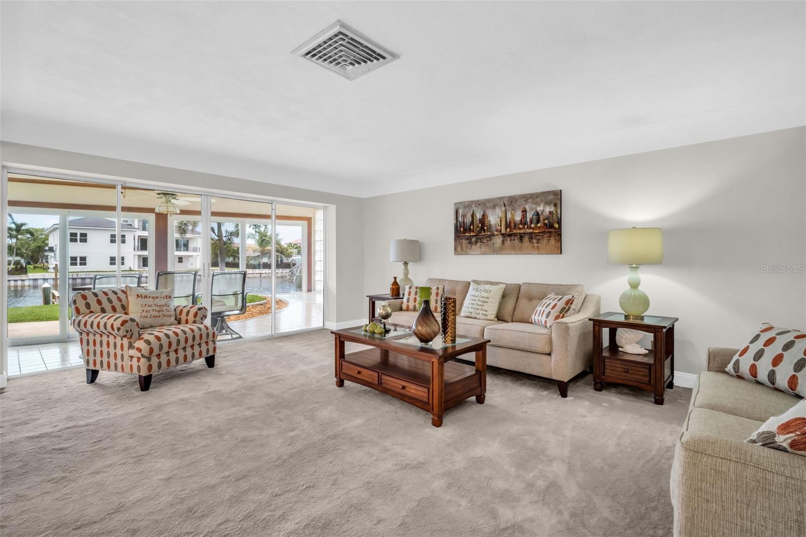 2041 CAROLINA AVE NE, ST PETERSBURG, FL, 33703