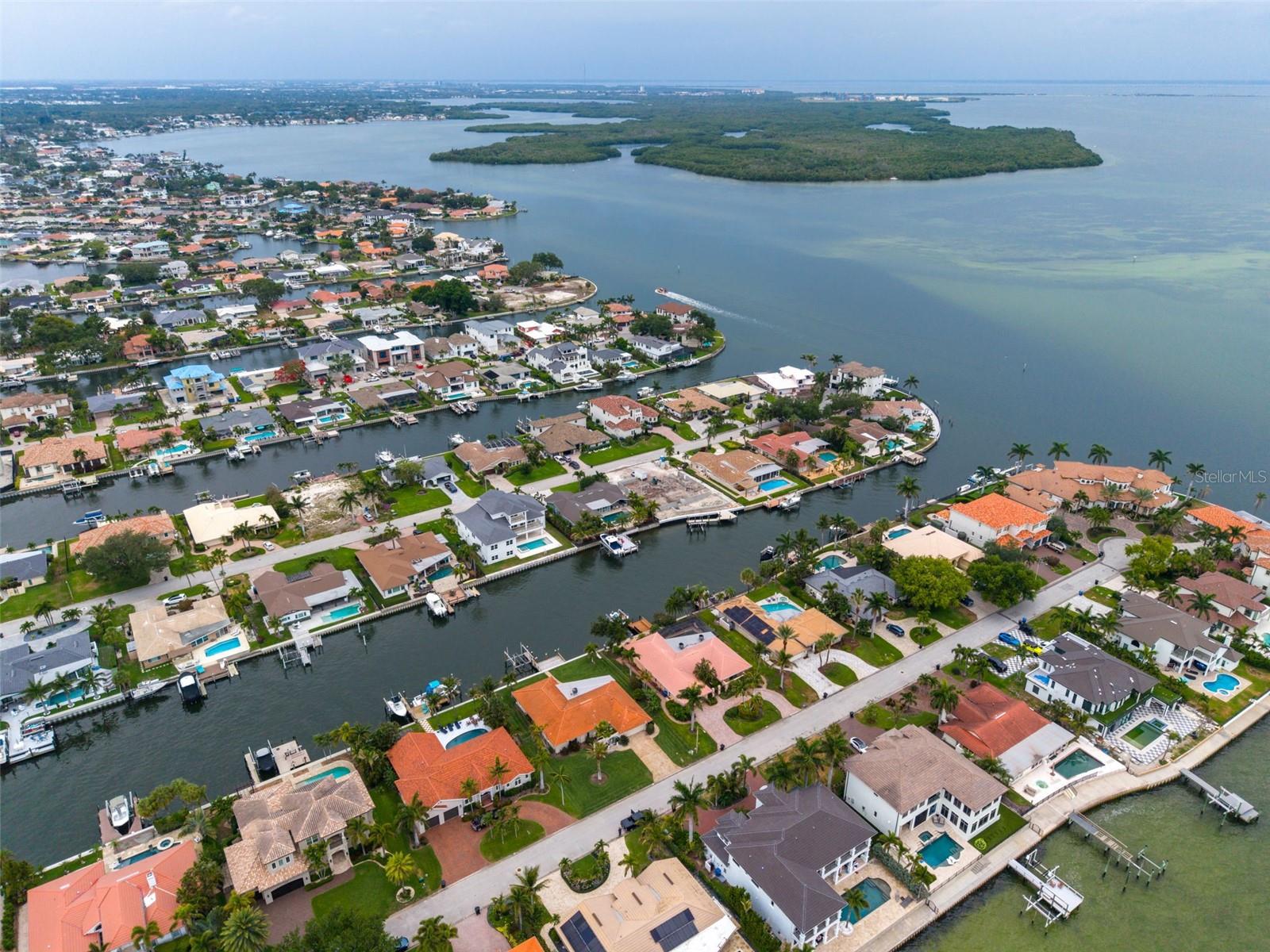 2041 CAROLINA AVE NE, ST PETERSBURG, FL, 33703