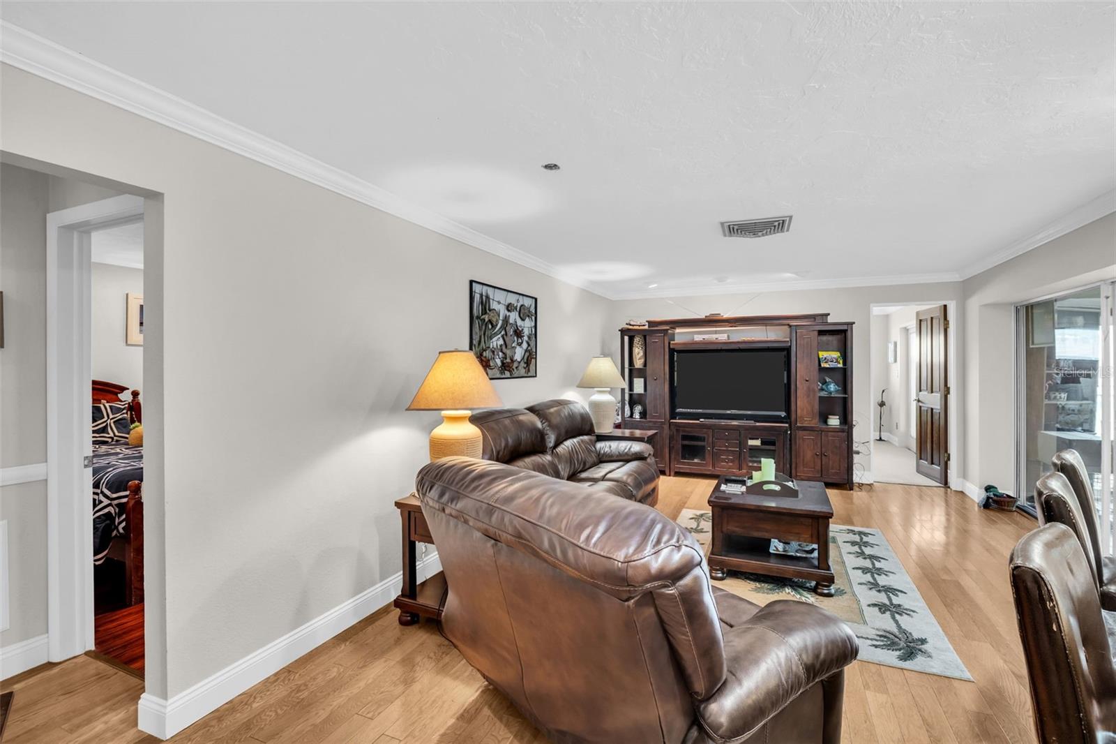 2041 CAROLINA AVE NE, ST PETERSBURG, FL, 33703