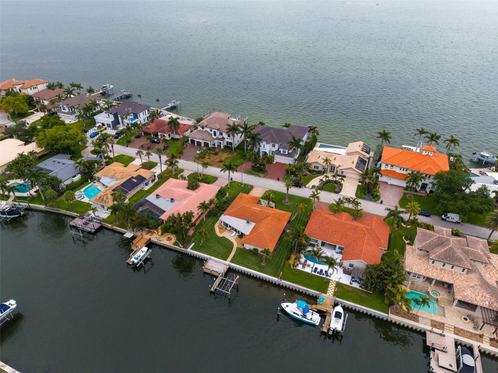 2041 CAROLINA AVE NE, ST PETERSBURG, FL, 33703