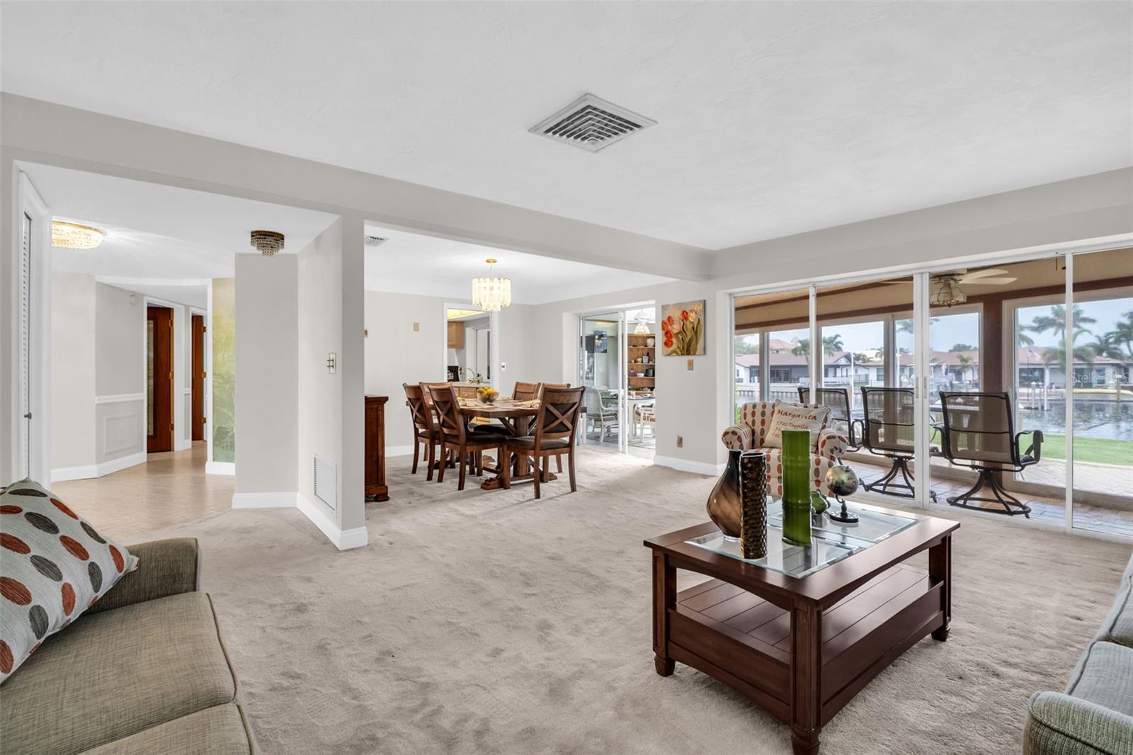 2041 CAROLINA AVE NE, ST PETERSBURG, FL, 33703