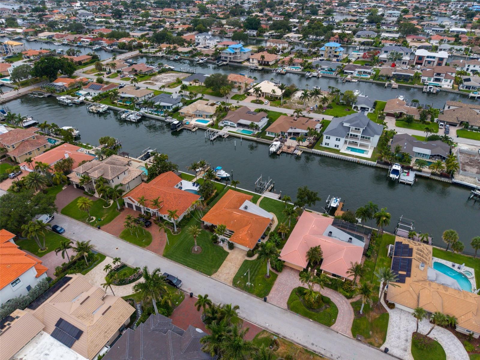 2041 CAROLINA AVE NE, ST PETERSBURG, FL, 33703