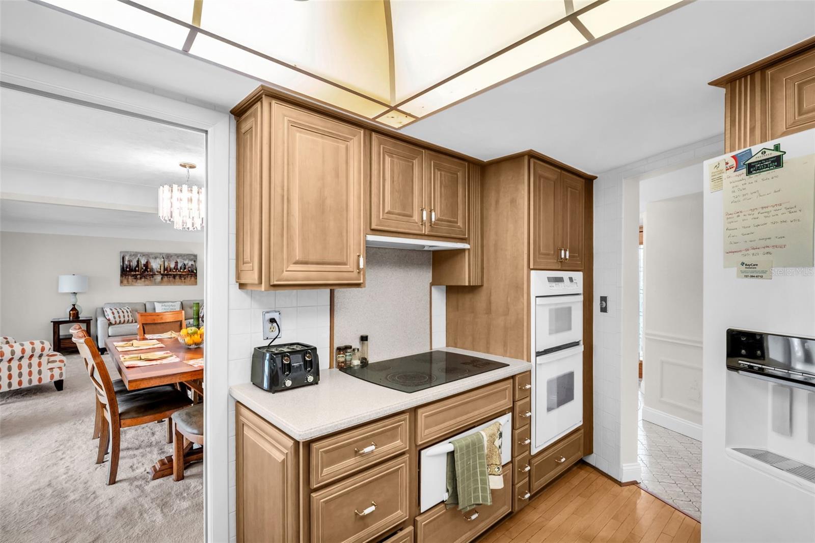 2041 CAROLINA AVE NE, ST PETERSBURG, FL, 33703