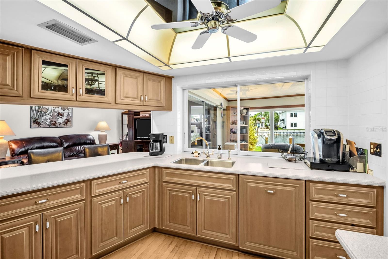 2041 CAROLINA AVE NE, ST PETERSBURG, FL, 33703