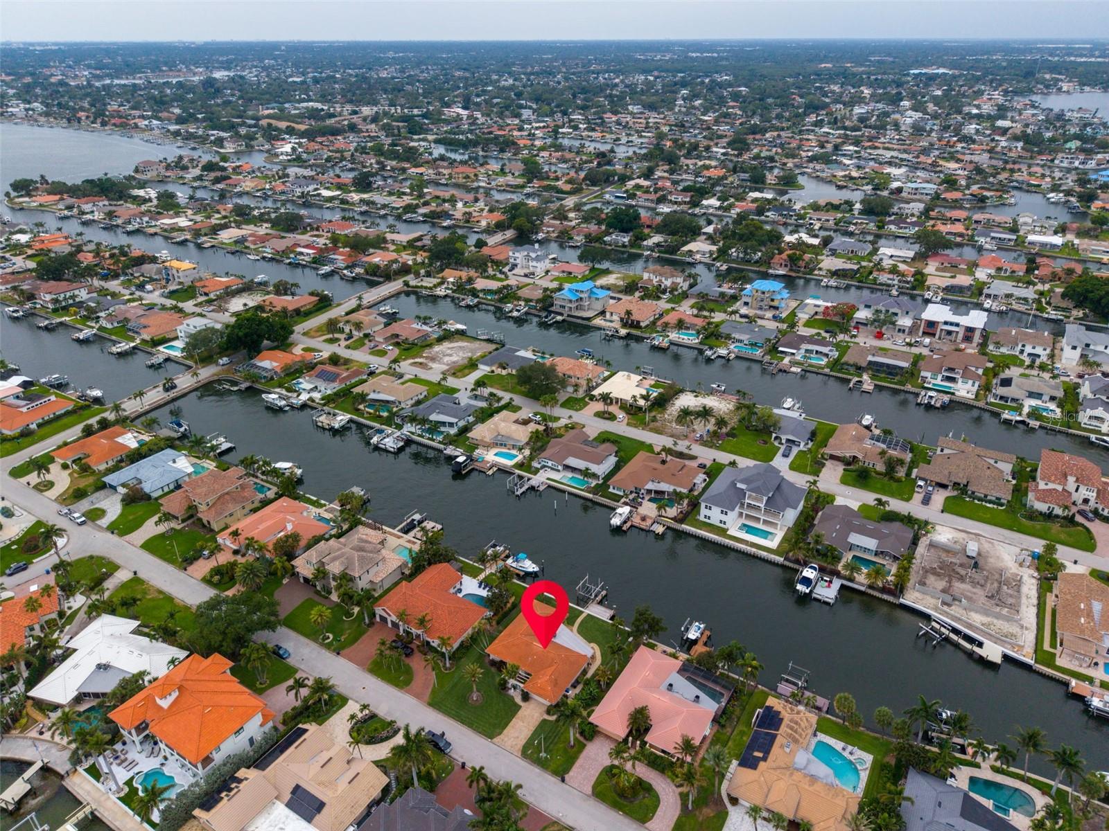 2041 CAROLINA AVE NE, ST PETERSBURG, FL, 33703