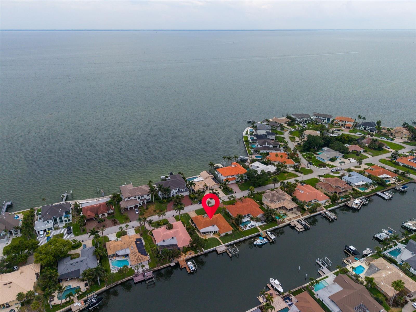 2041 CAROLINA AVE NE, ST PETERSBURG, FL, 33703