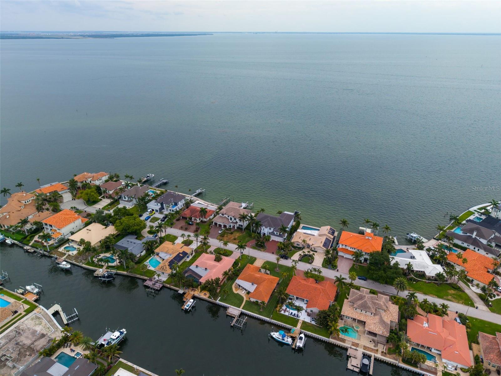 2041 CAROLINA AVE NE, ST PETERSBURG, FL, 33703