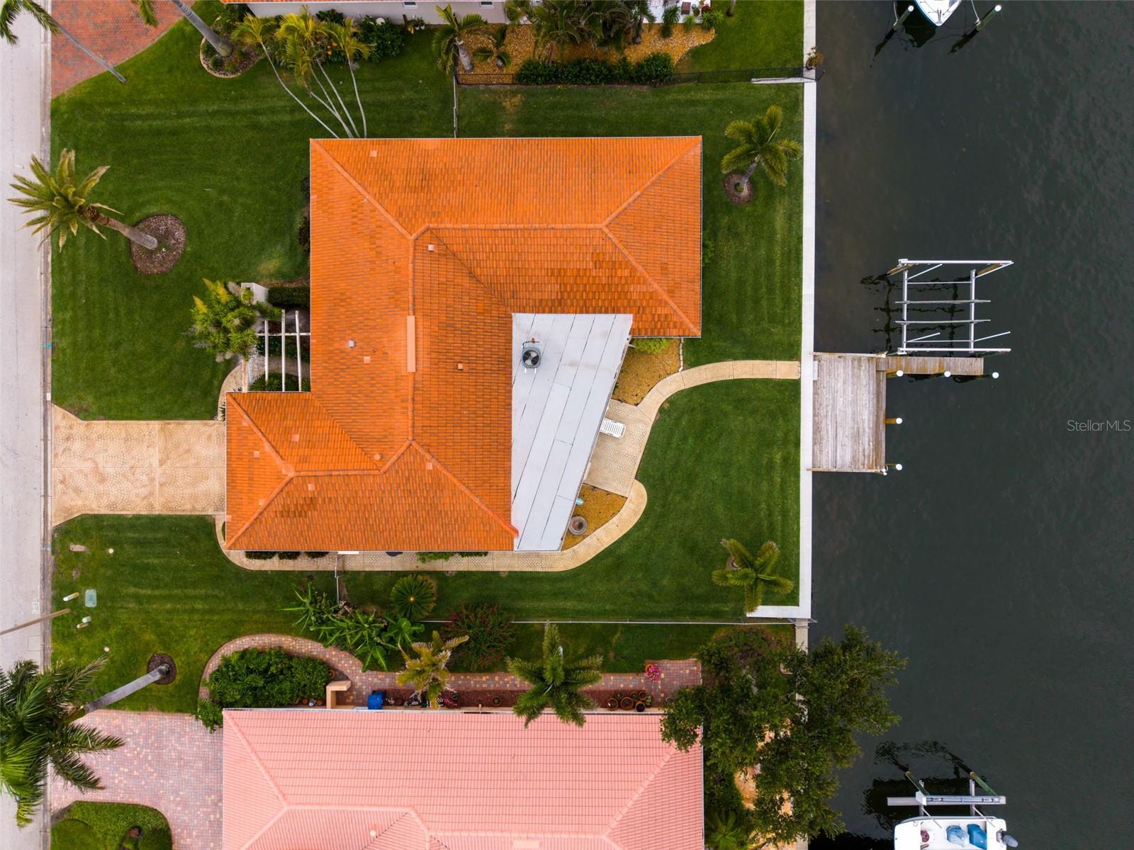 2041 CAROLINA AVE NE, ST PETERSBURG, FL, 33703