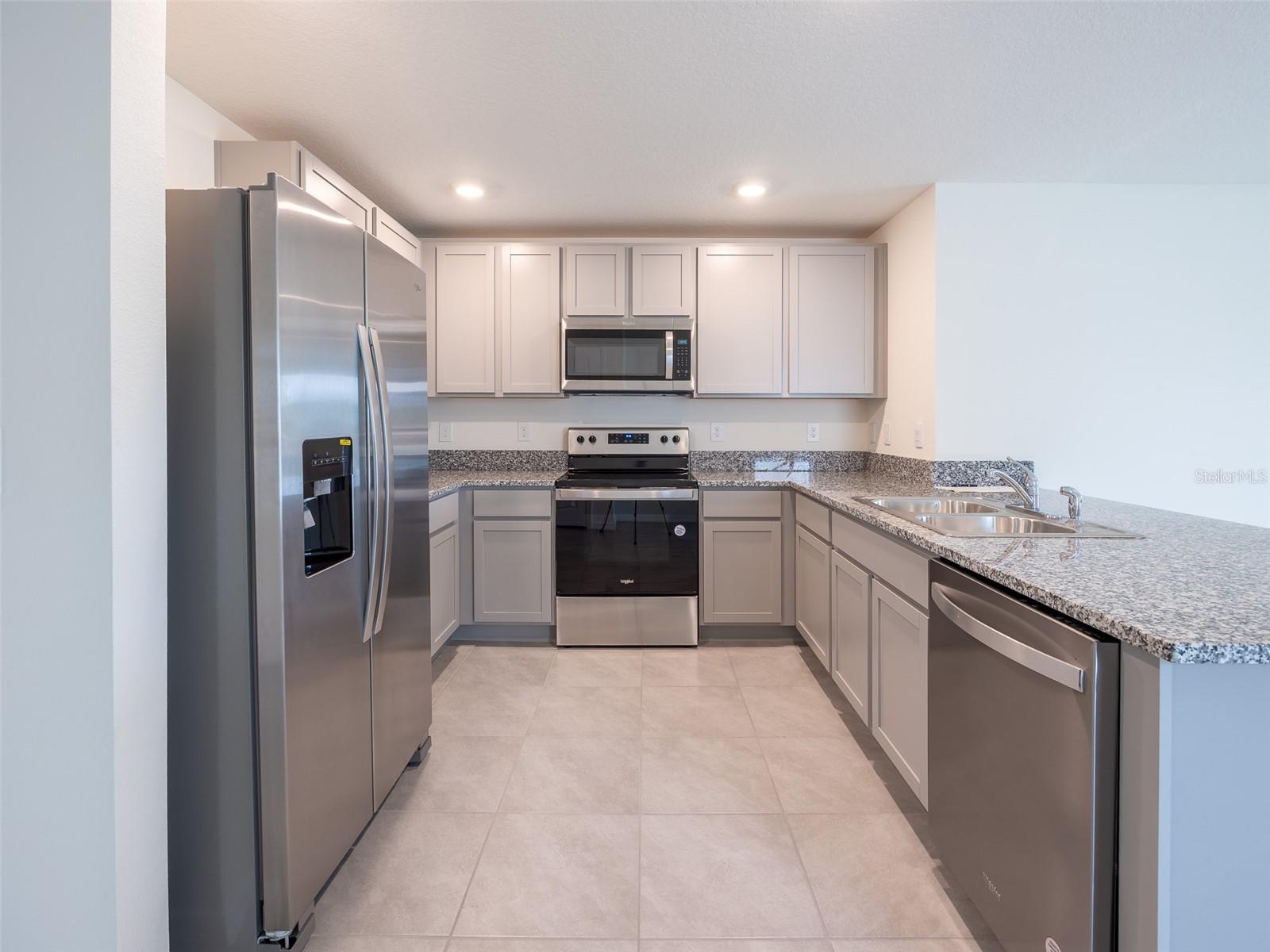 3820 MANNERED GOLD AVE, BRADENTON, FL, 34208