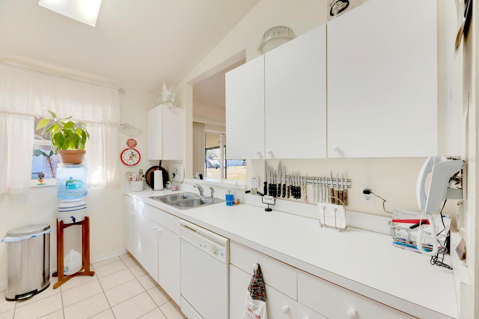 5201 PLESS RD, PLANT CITY, FL, 33565