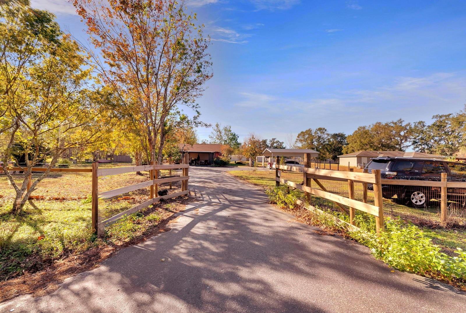 5201 PLESS RD, PLANT CITY, FL, 33565