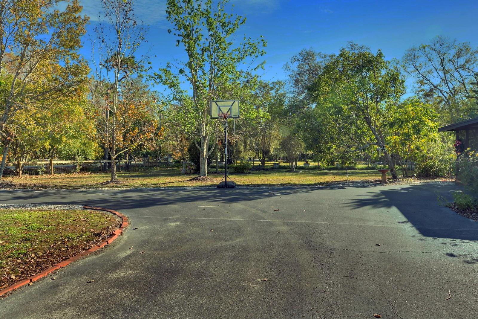 5201 PLESS RD, PLANT CITY, FL, 33565
