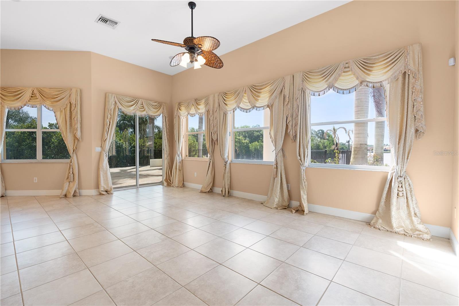 10603 CAYMAN ISLE CT, TAMPA, FL, 33647