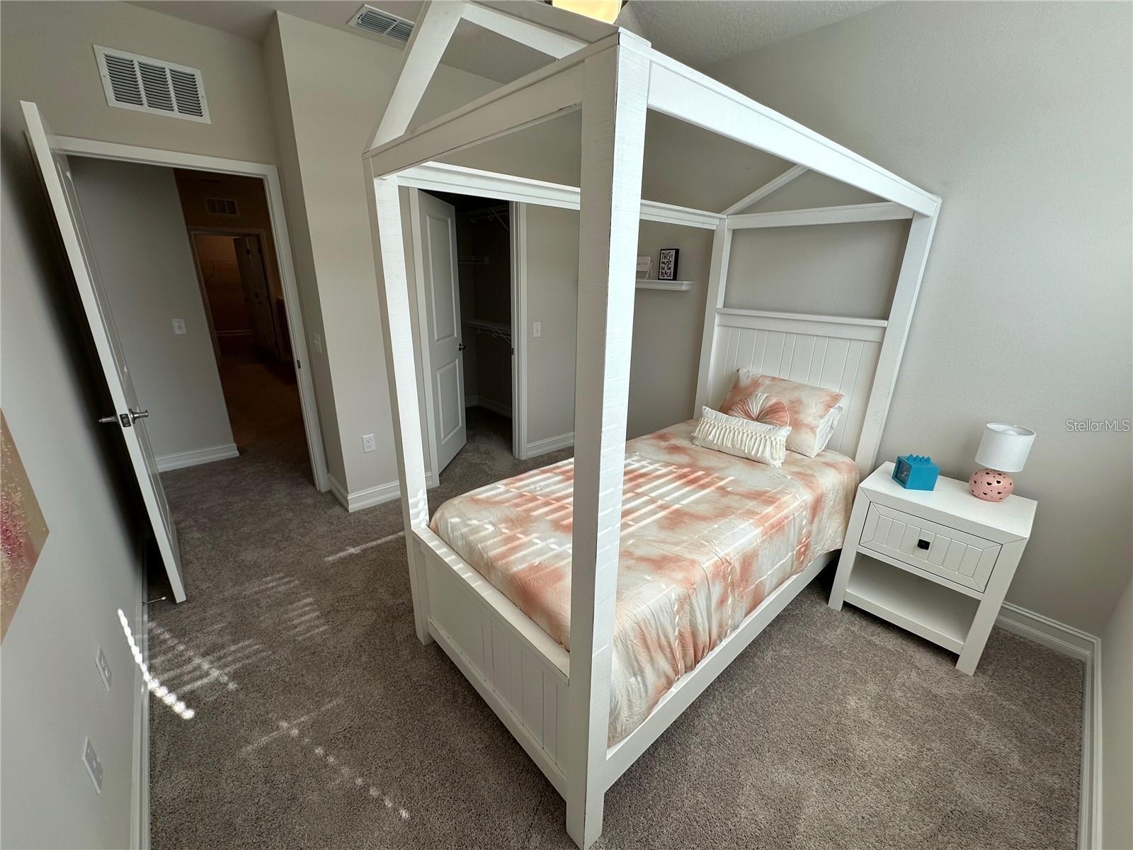 1019 E CAROLINE ST, TAVARES, FL, 32778