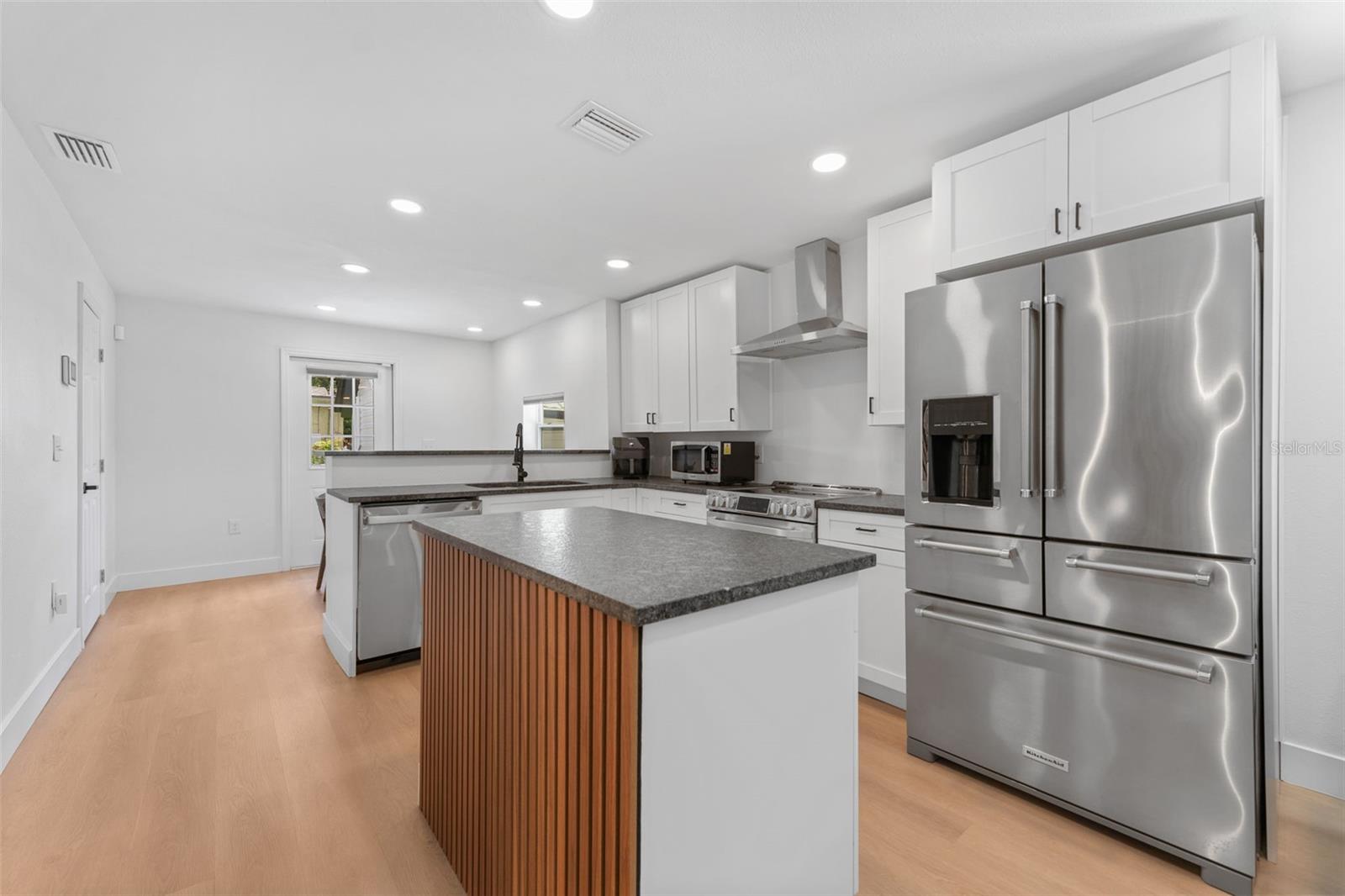 501 E CLUSTER AVE, TAMPA, FL, 33604