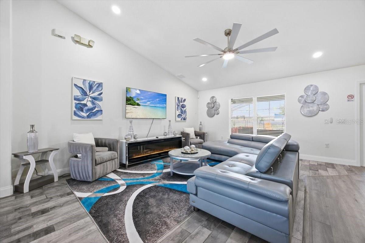 437 GRAND RESERVE DR, DAVENPORT, FL, 33837