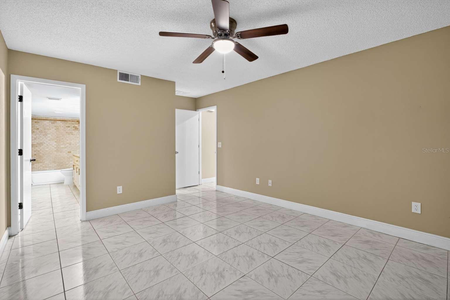 12004 W POND WAY, TAMPA, FL, 33635