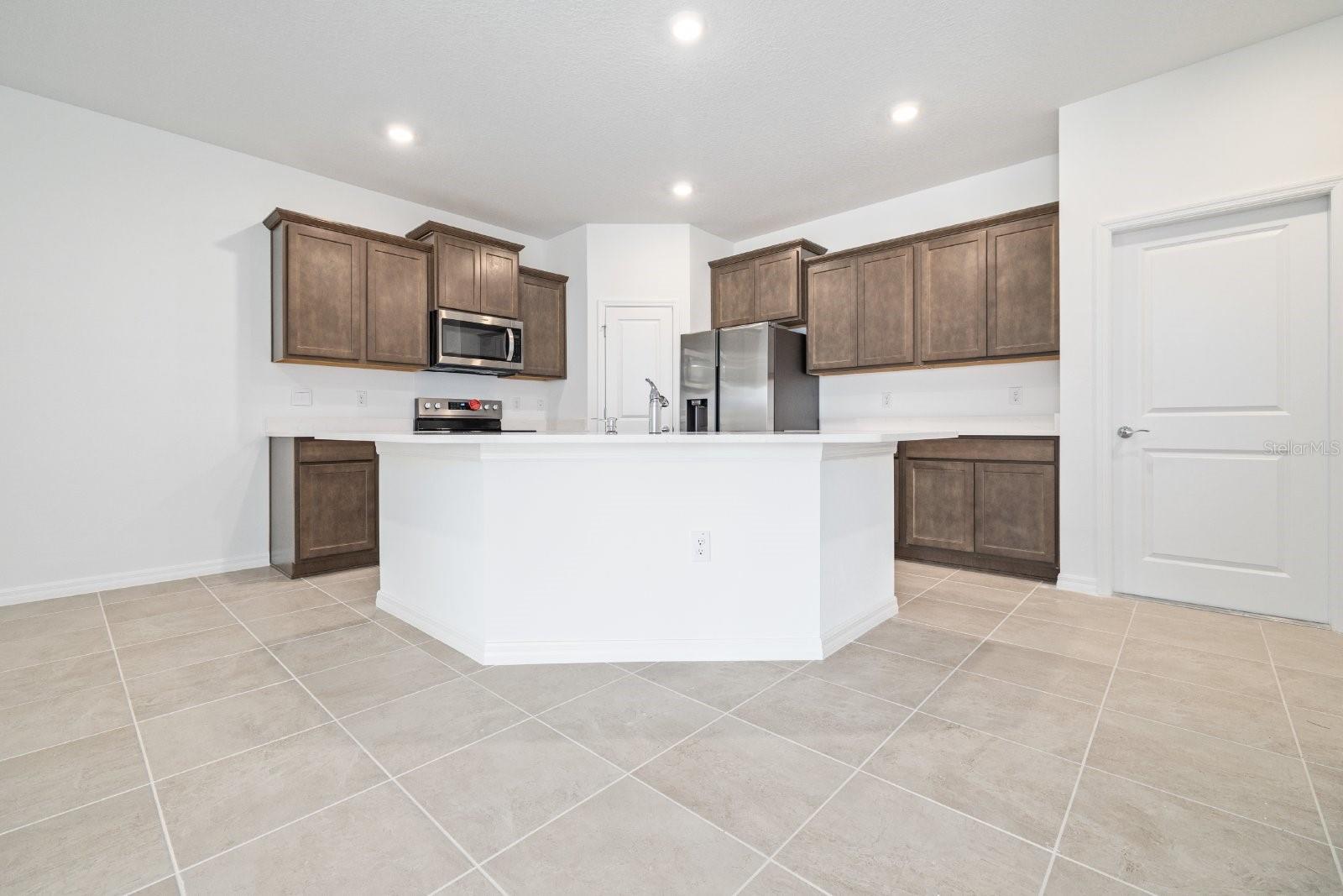 2477 BENDING BONSAI DR, WESLEY CHAPEL, FL, 33543