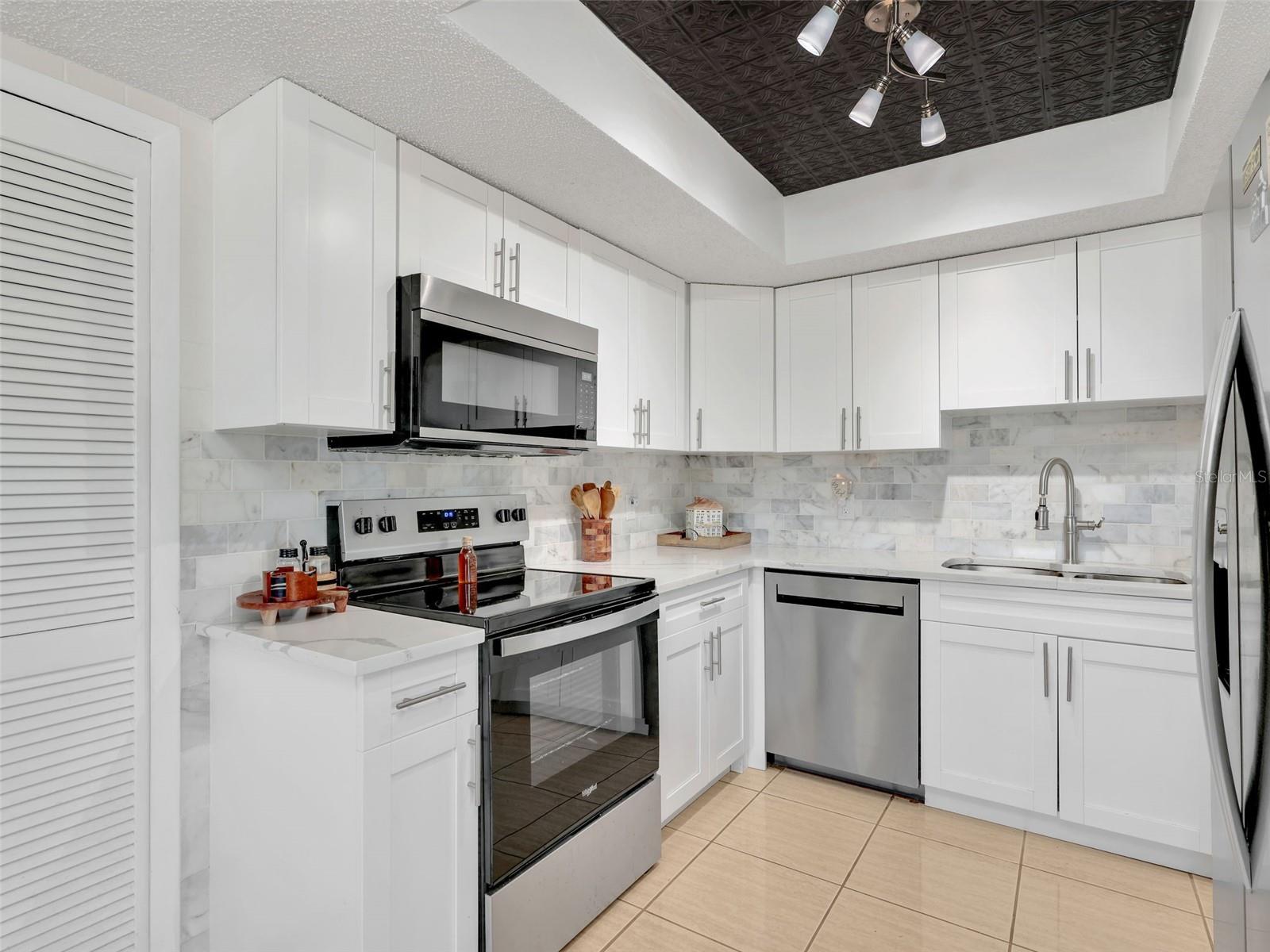 4021 SE 19TH AVE #201, CAPE CORAL, FL, 33904