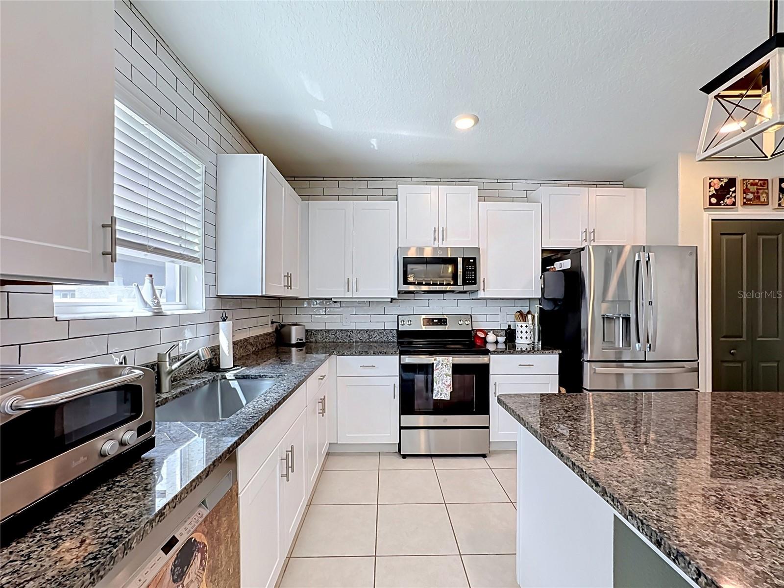 5519 BLUE AZURE DR, WIMAUMA, FL, 33598