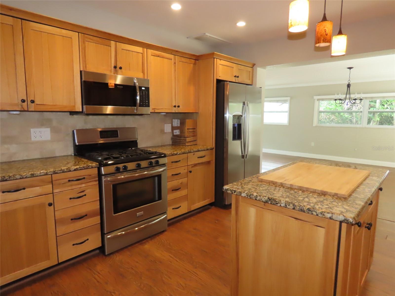 2277 S LAGOON CIR, CLEARWATER, FL, 33765