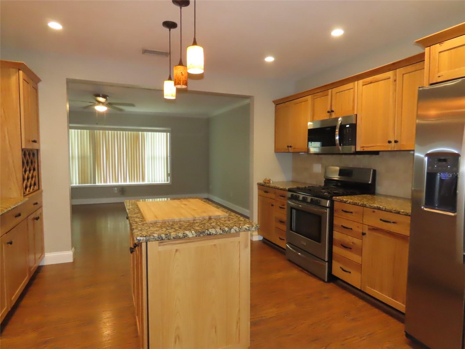 2277 S LAGOON CIR, CLEARWATER, FL, 33765