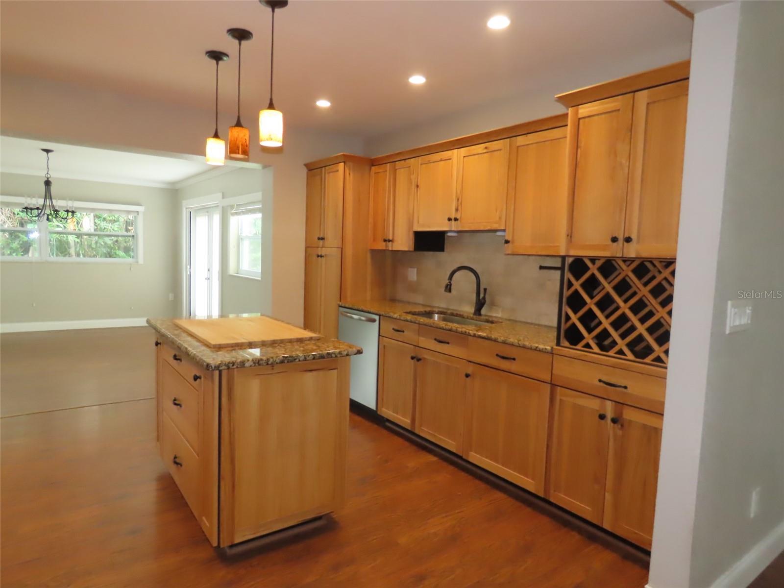 2277 S LAGOON CIR, CLEARWATER, FL, 33765