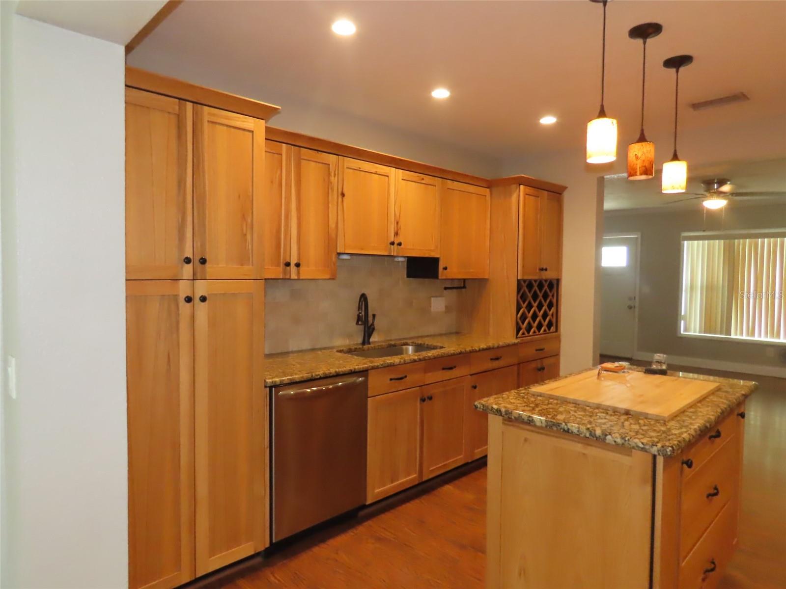 2277 S LAGOON CIR, CLEARWATER, FL, 33765