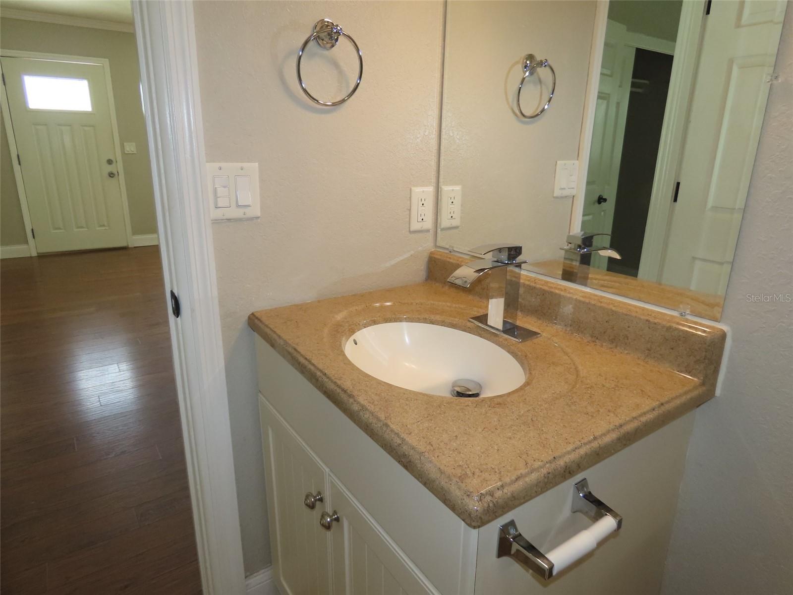 2277 S LAGOON CIR, CLEARWATER, FL, 33765