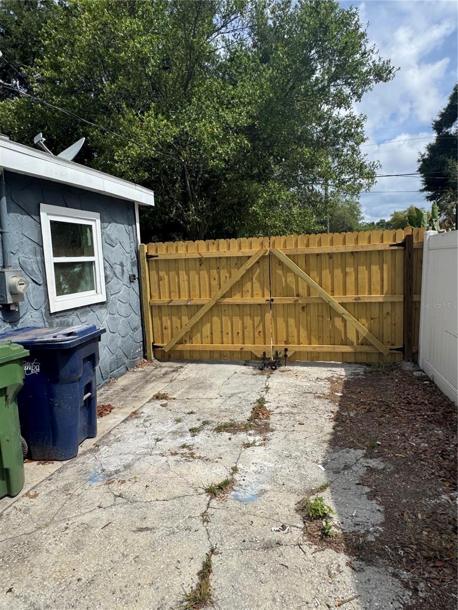4019 E GROVE ST, TAMPA, FL, 33610