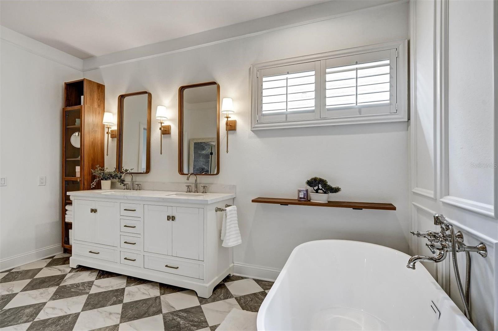 6011 WILLIAMSBURG WAY, TAMPA, FL, 33625