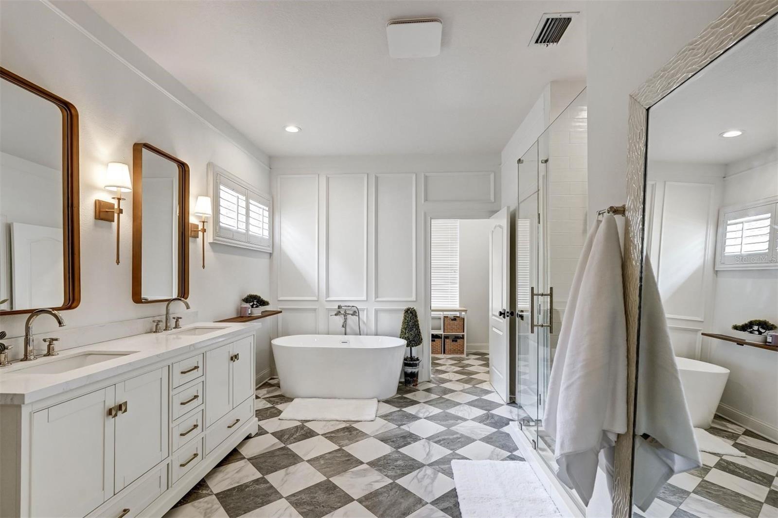6011 WILLIAMSBURG WAY, TAMPA, FL, 33625