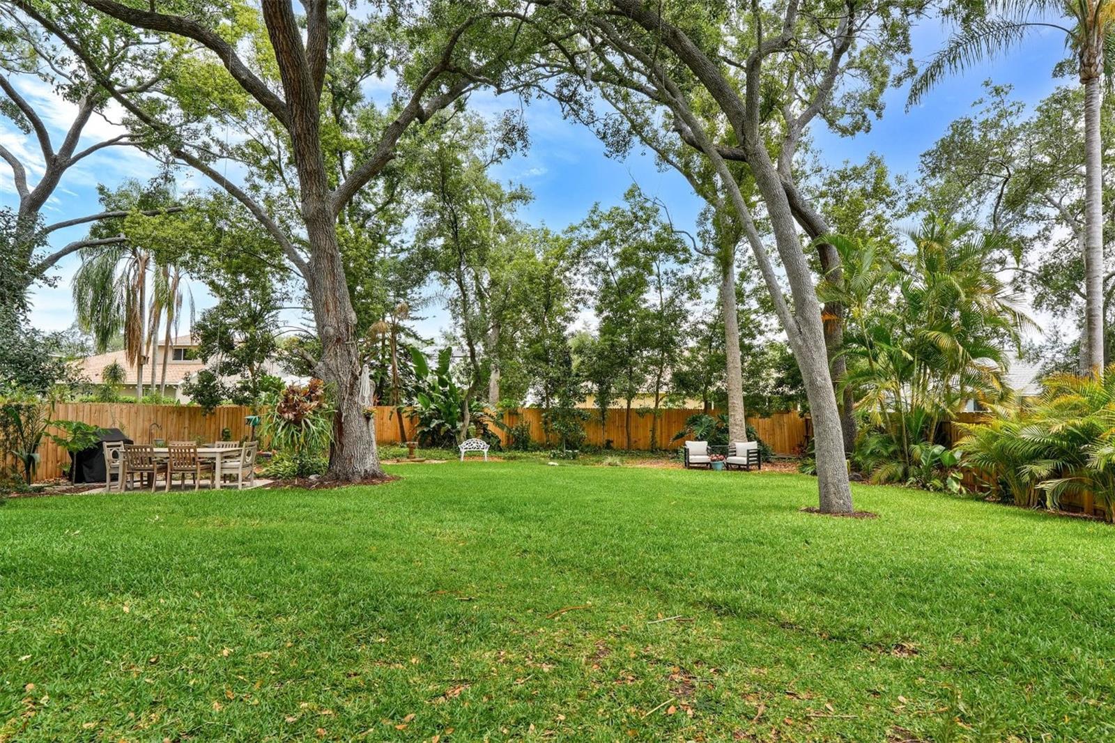 6011 WILLIAMSBURG WAY, TAMPA, FL, 33625