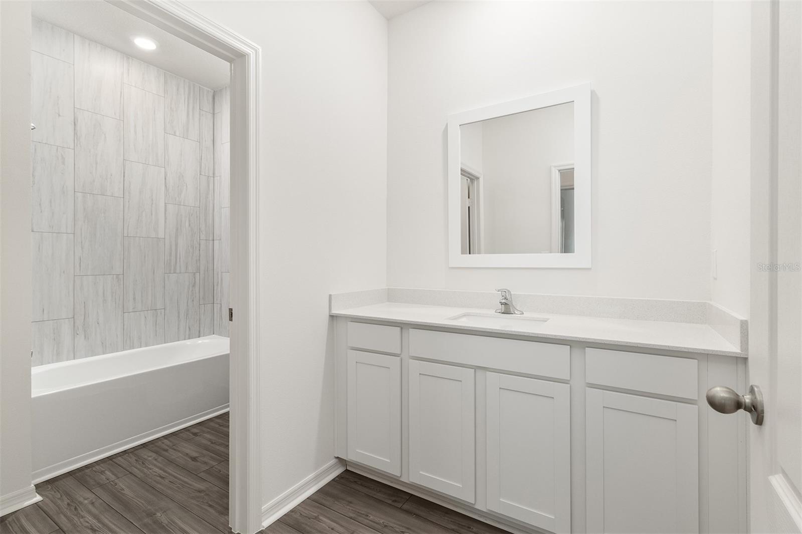 1782 WHITE ELEPHANT, WINTER HAVEN, FL, 33884