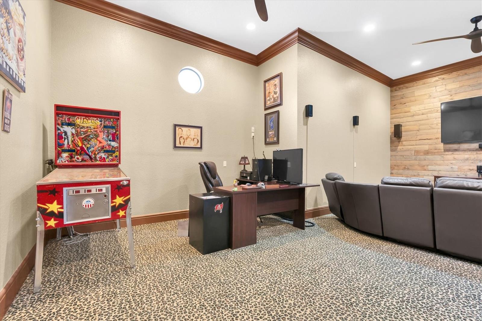 1067 ASHLAND AVE, TARPON SPRINGS, FL, 34689