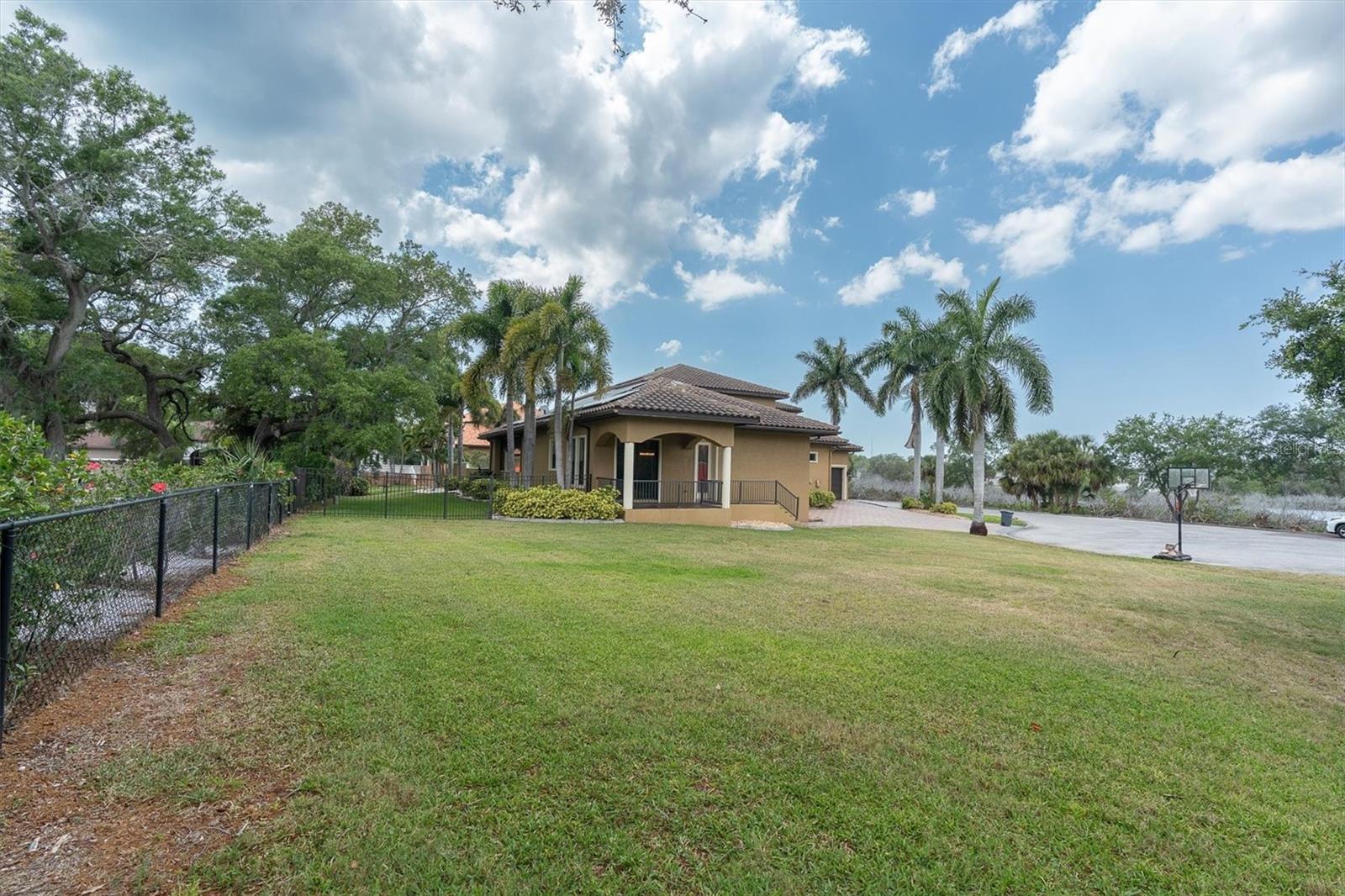 1067 ASHLAND AVE, TARPON SPRINGS, FL, 34689