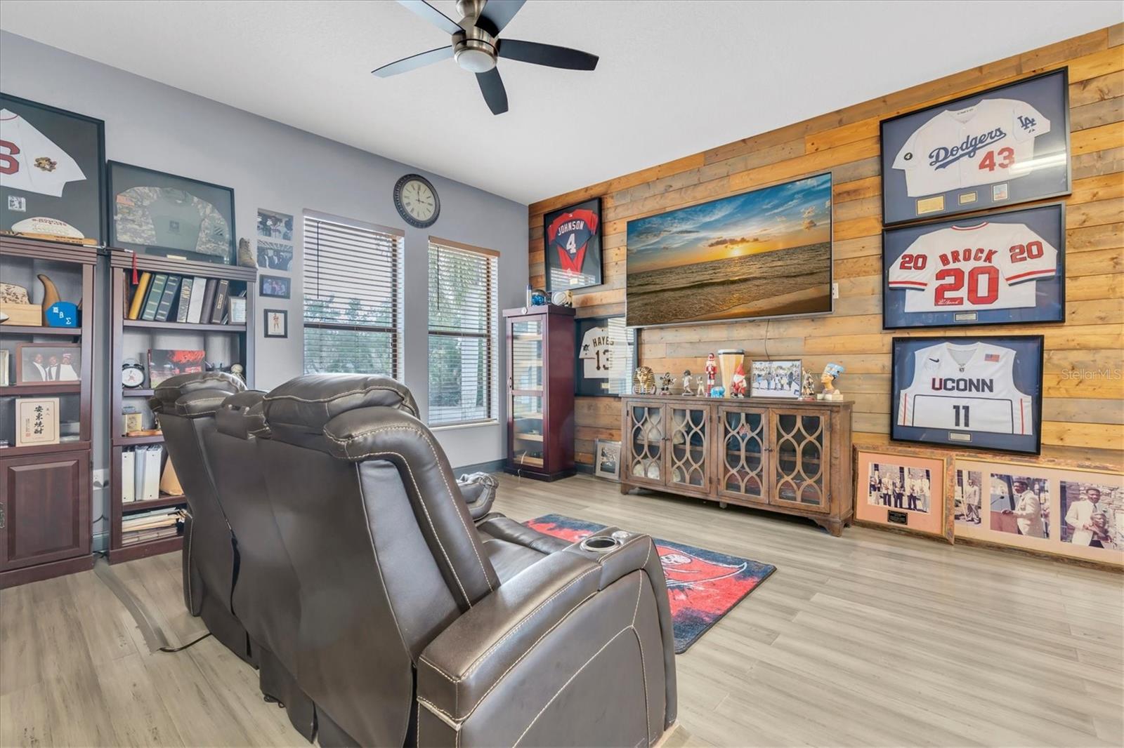 1067 ASHLAND AVE, TARPON SPRINGS, FL, 34689