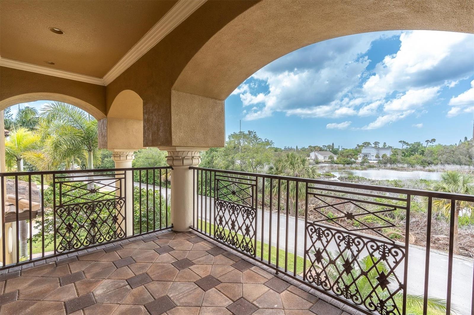 1067 ASHLAND AVE, TARPON SPRINGS, FL, 34689