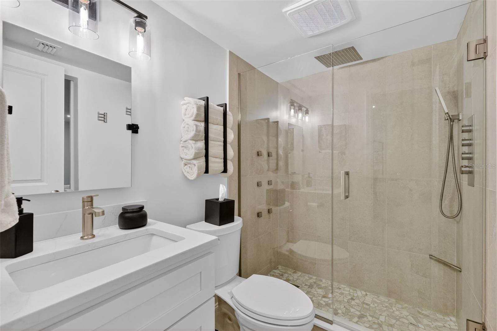 101 N GRANDVIEW ST #1, MOUNT DORA, FL, 32757