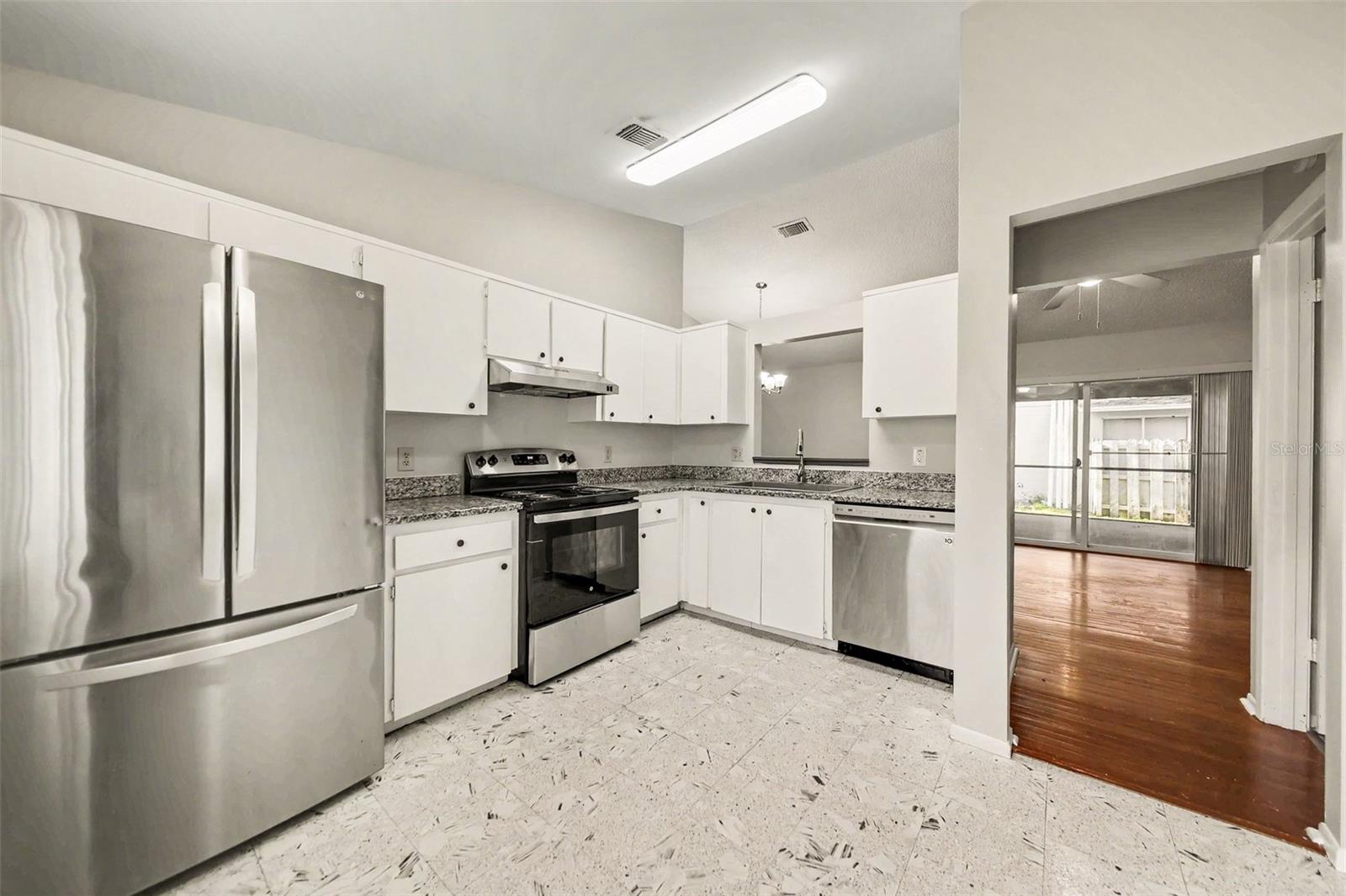 7734 LAKESIDE WOODS DR, ORLANDO, FL, 32810