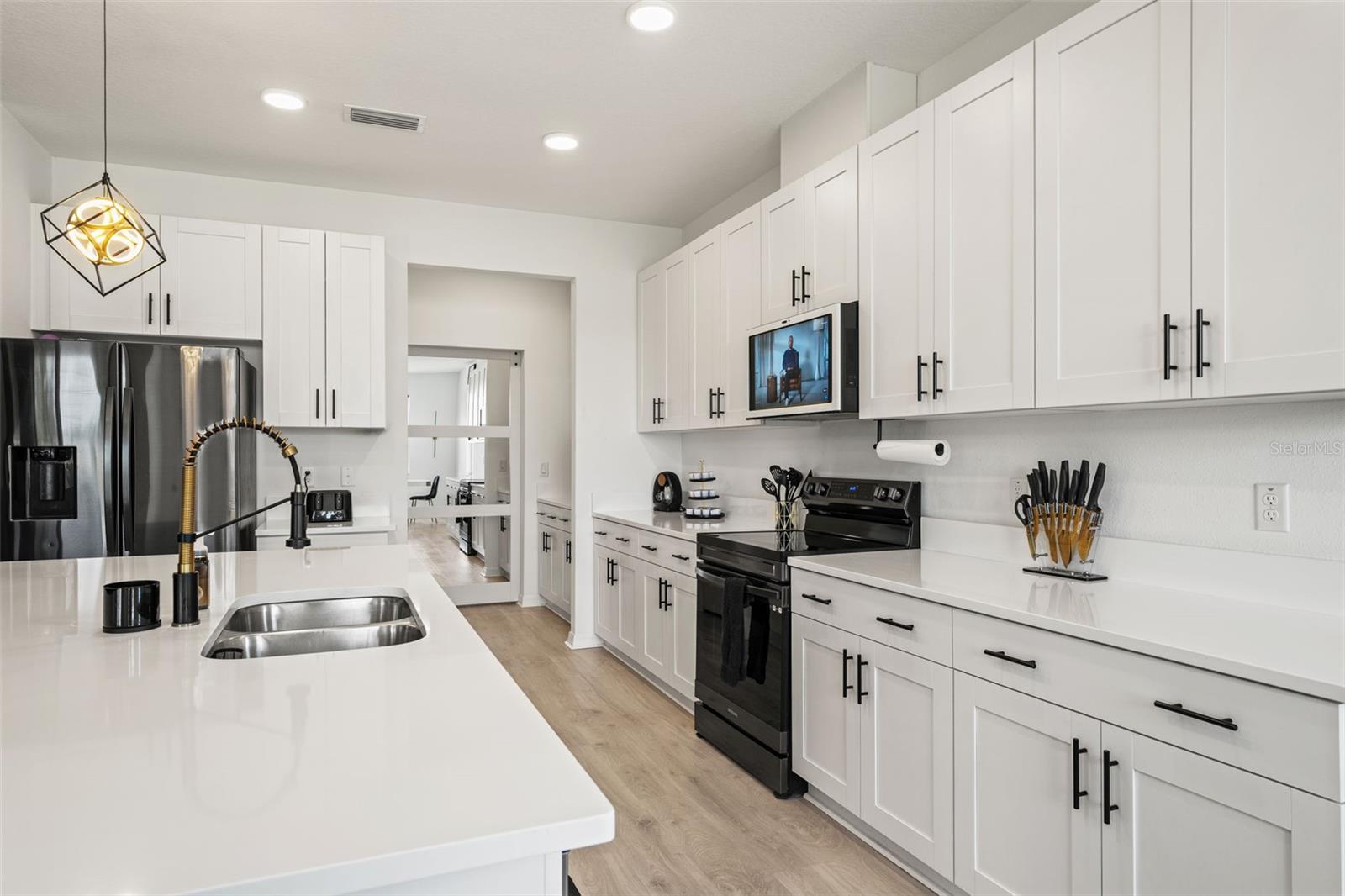 5945 NEWBERRY PINES AVE, WESLEY CHAPEL, FL, 33545