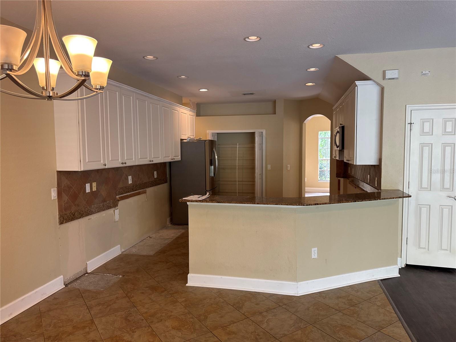 18013 FOREST RETREAT LN, TAMPA, FL, 33647