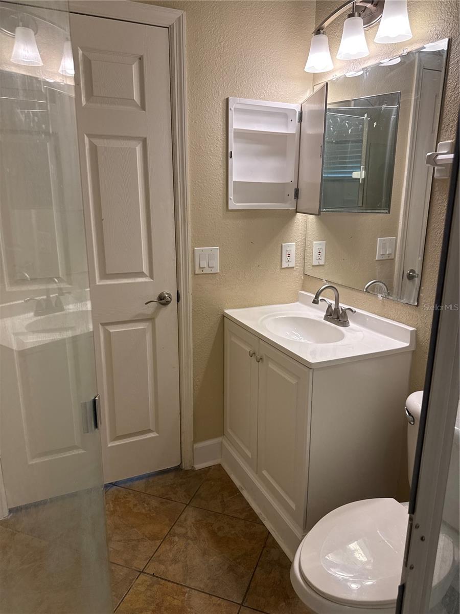 18013 FOREST RETREAT LN, TAMPA, FL, 33647