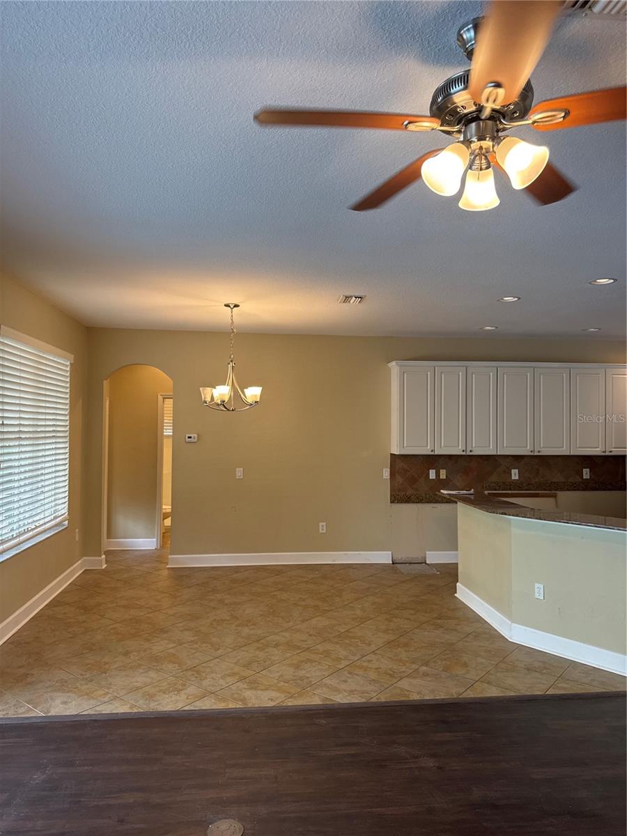 18013 FOREST RETREAT LN, TAMPA, FL, 33647