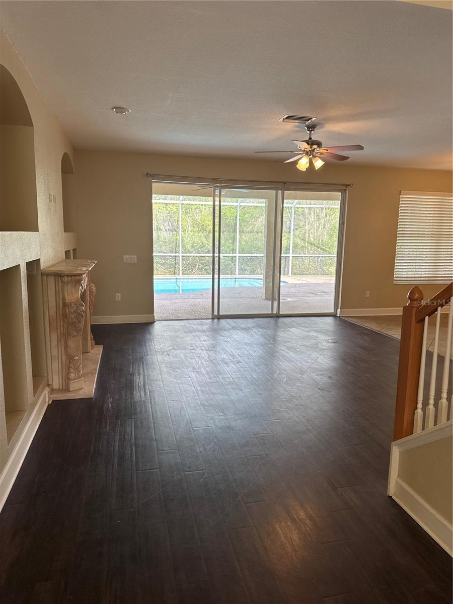 18013 FOREST RETREAT LN, TAMPA, FL, 33647