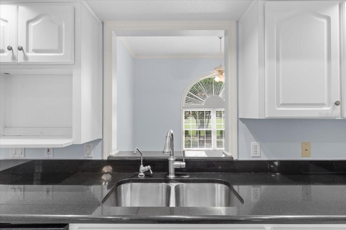 725 HERITAGE DR NE, WINTER HAVEN, FL, 33881